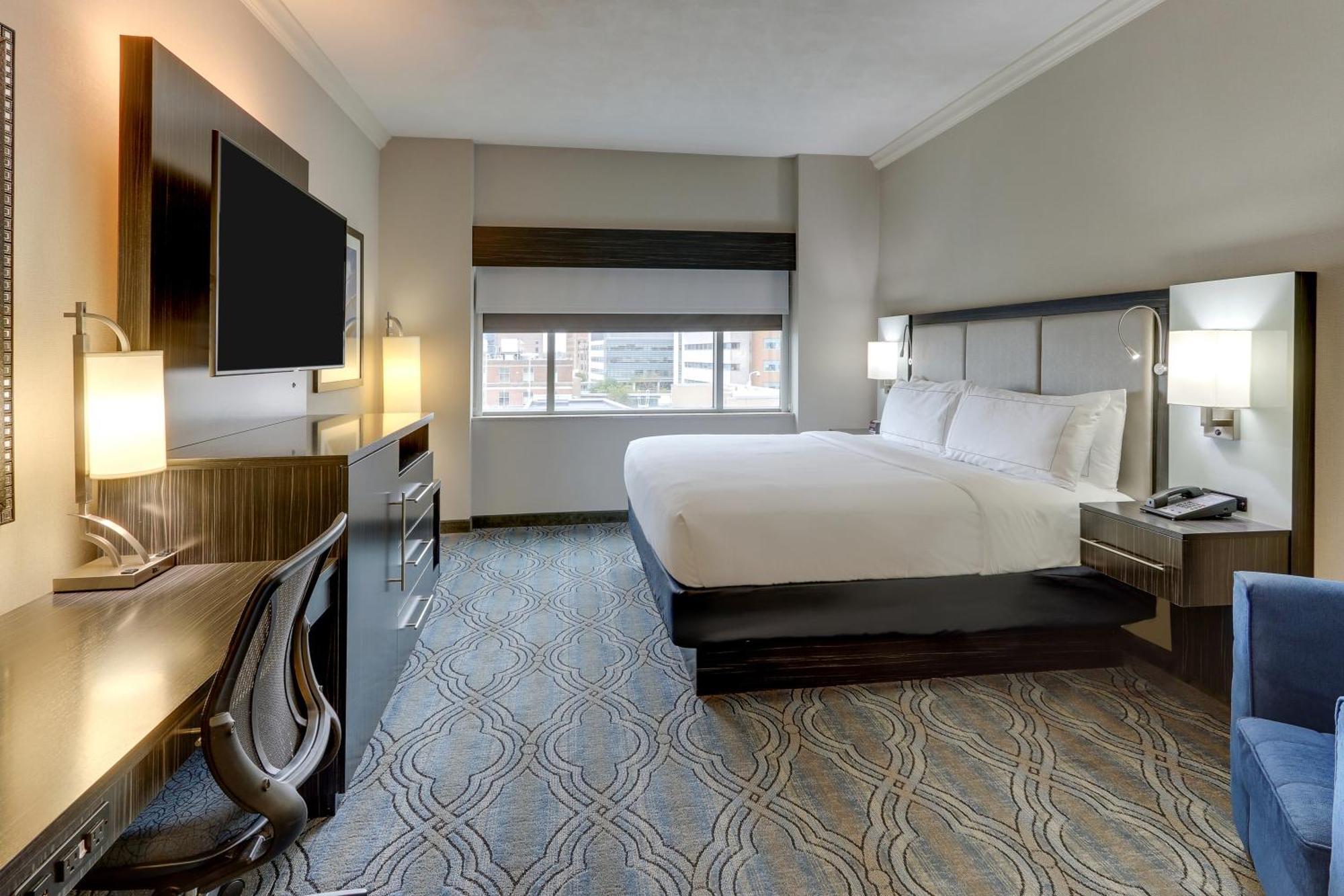 Doubletree By Hilton St. Louis Forest Park Bagian luar foto